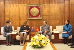 Phó Chủ tịch UBND tỉnh Nguyễn Trung Thảo tiếp xã giao bà TredeneDobson, Đại sứ New Zealand tại Việt Nam