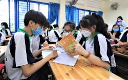 Hiện nay, Bộ Giáo dục và Đào tạo cùng các chuyên gia đang nghiên cứu phương án thi cử  Chắc chắn sẽ có thay đổi vì Chương trình Giáo dục phổ thông 2018 có cách tiếp cận mới khác với Chương trình Giáo dục phổ thông 2006