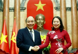 Nguyên Chủ tịch nước Nguyễn Xuân Phúc và Quyền Chủ tịch nước Võ Thị Ánh Xuân