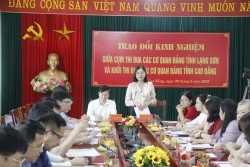 Các đại biểu Khối - Cụm thi đua các cơ quan Đảng tỉnh Cao Bằng, Lạng Sơn tại buổi trao đổi kinh nghiệm