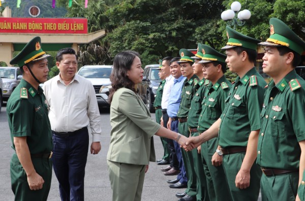 Phó Chủ tịch nước Võ Thị Ánh Xuân thăm và làm việc tại Đồn Biên phòng Đàm Thủy
