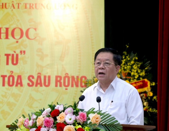 Bí thư Trung ương Đảng, Trưởng ban Tuyên giáo Trung ương Nguyễn Trọng Nghĩa phát biểu chỉ đạo hội thảo