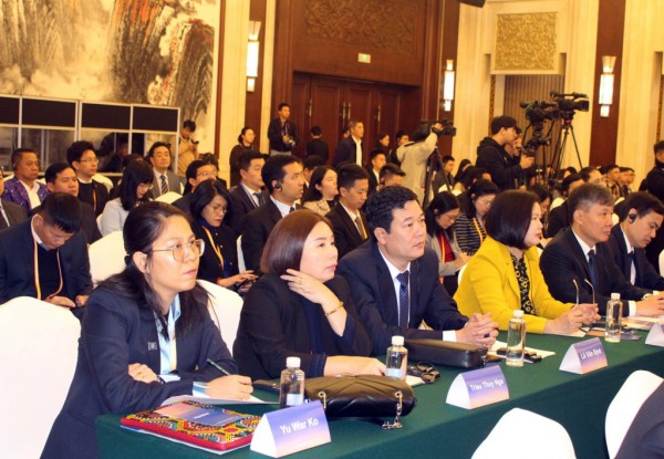 Các đại biểu tỉnh Cao Bằng dự diễn đàn