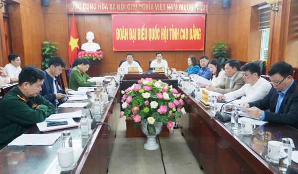 Các đại biểu tham dự tại điểm cầu Cao Bằng