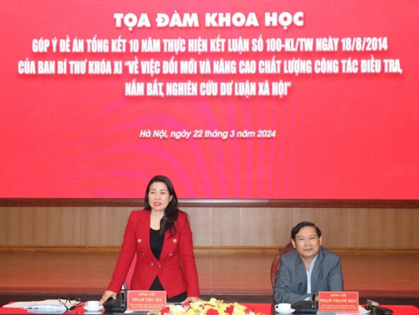 Đồng chí Phạm Thu Hà phát biểu đề dẫn tọa đàm