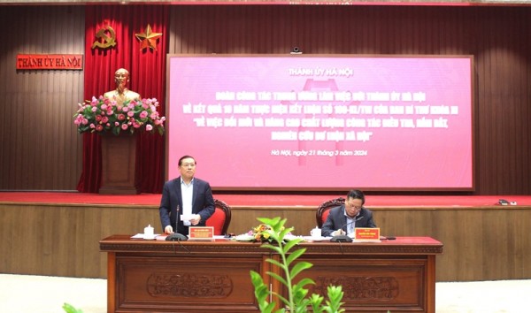 Phó Trưởng ban Thường trực Ban Tuyên giáo Trung ương Lại Xuân Môn phát biểu tại buổi khảo sát