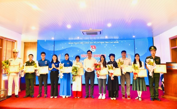 Hội nghị học tập chuyên đề về tư tưởng, đạo đức, phong cách Hồ Chí Minh năm 2024; Tuyên dương Công dân trẻ tiêu biểu tỉnh Cao Bằng năm 2023