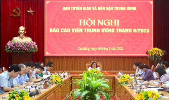 Ban Tuyên giáo và Dân vận Tỉnh uỷ tổ chức tiếp sóng Hội nghị Báo cáo viên Trung ương tháng 6/2025.