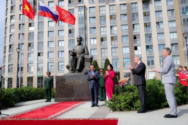 Quảng trường tại St. Petersburg được mang tên Hồ Chí Minh