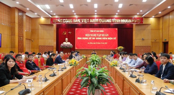 Hội nghị trực tuyến toàn quốc tập huấn sử dụng ứng dụng Sổ tay đảng viên điện tử