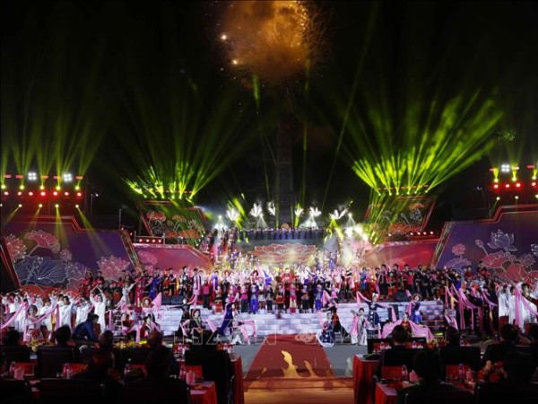 Chương trình cầu truyền hình “Hai tay xây dựng một sơn hà”