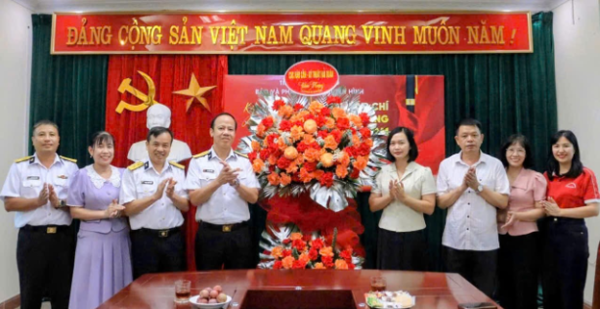 Cục Hậu cần - Kỹ thuật Hải quân chúc mừng Báo và Phát thanh, truyền hình Cao Bằng nhân kỷ niệm 101 năm Ngày Báo chí cách mạng Việt Nam 21/6