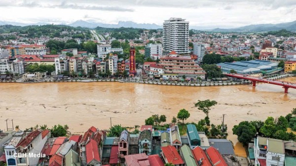 về tập trung lãnh đạo, chỉ đạo khẩn cấp ứng phó mưa lớn, lũ quét, sạt lở đất, ngập úng; bảo đảm an toàn tính mạng, tài sản của Nhân dân