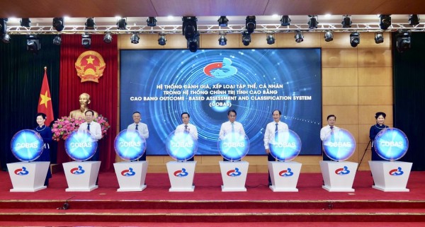 Công bố triển khai bộ tiêu chí đánh giá, xếp loại tập thể, cá nhân trong hệ thống chính trị