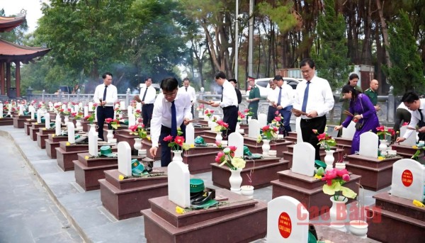 Tri ân những người viết nên dáng hình Tổ quốc
