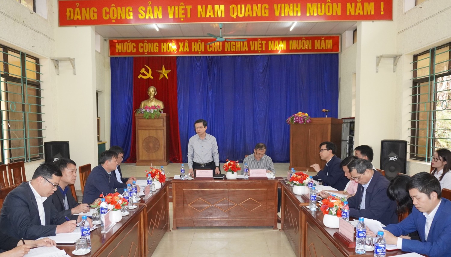 Toàn cảnh hội nghị.