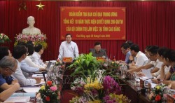 Phó Trưởng Ban Thường trực Ban Dân vận Trung ương Điểu K’Ré phát biểu tại buổi làm việc với Tỉnh ủy Cao Bằng