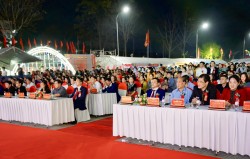 Các đại biểu dự khai mạc Ngày hội văn hóa dân tộc Mông và Lễ hội chọi bò huyện Bảo Lâm năm 2023