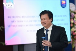 Thứ trưởng Bộ Giáo dục và Đào tạo Nguyễn Hữu Độ phát biểu tại buổi làm việc
