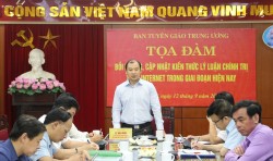 Đồng chí Lê Hải Bình nhấn mạnh vị trí và vai trò quan trọng của việc phổ biến, bồi dưỡng, cập nhật kiến thức lý luận chính trị cho cán bộ, đảng viên trên Internet trong bối cảnh hiện nay