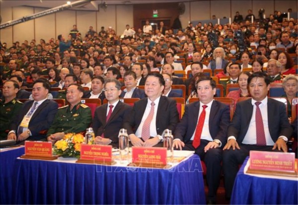 Đồng chí Nguyễn Trọng Nghĩa, Bí thư Trung ương Đảng, Trưởng Ban Tuyên giáo Trung ương và các đại biểu dự chương trình
