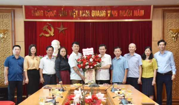 Khối thi đua các cơ quan Đảng tỉnh chúc mừng thành lập các đơn vị thành viên