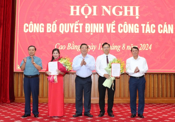 Tỉnh ủy công bố các quyết định về công tác cán bộ