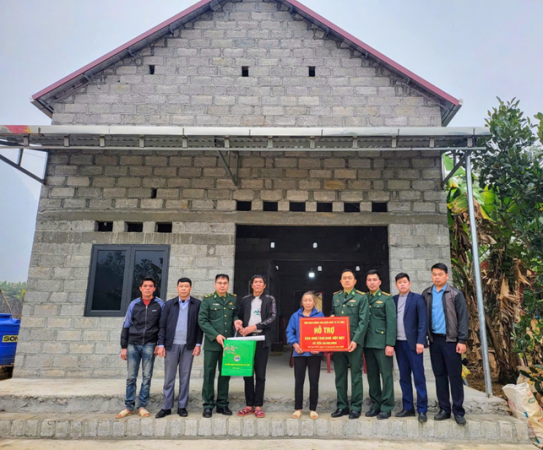 Người cán bộ chính trị tiêu biểu trong học tập và làm theo tư tưởng, đạo đức, phong cách Hồ Chí Minh