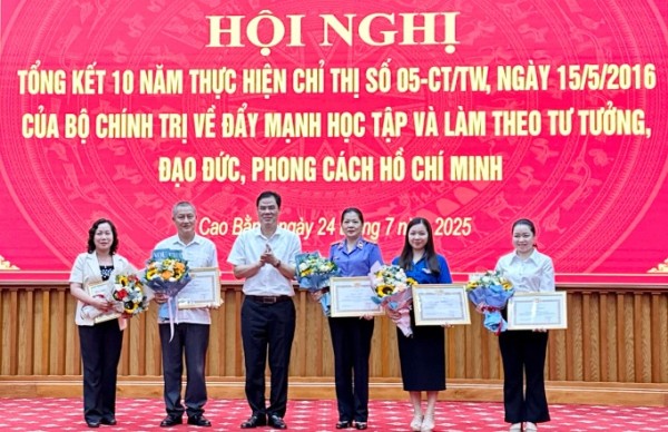 Đảng ủy các cơ quan Đảng tỉnh tổng kết 10 năm thực hiện Chỉ thị số 05-CT/TW của Bộ Chính trị