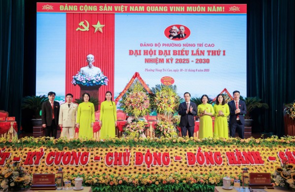 Chủ tịch UBND tỉnh Lê Hải Hòa dự và chỉ đạo Đại hội đại biểu Đảng bộ phường Nùng Trí Cao lần thứ I