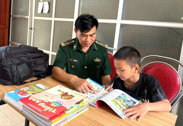 Người lính biên phòng chắp cánh những ước mơ được đến trường