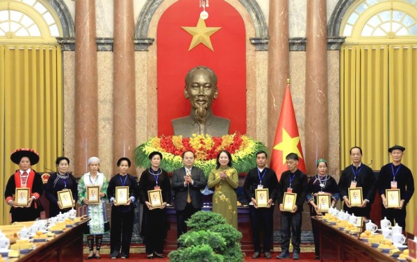 Phó Chủ tịch nước Võ Thị Ánh Xuân gặp mặt Đoàn đại biểu dân tộc thiểu số tiêu biểu tỉnh Cao Bằng