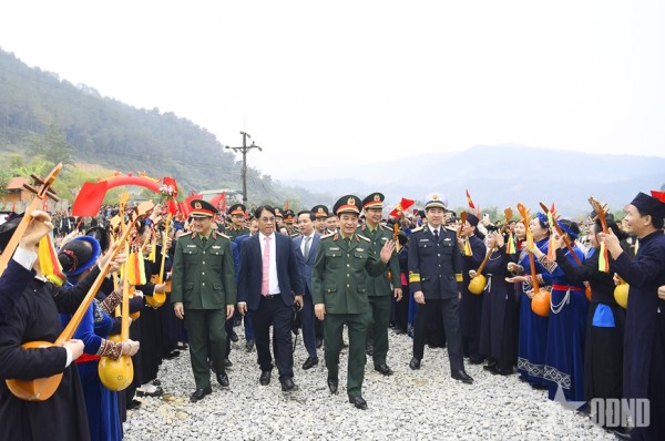 Đại tướng Phan Văn Giang dự, chỉ đạo Lễ khởi công dự án Trung tâm y tế Bảo Lạc, tỉnh Cao Bằng