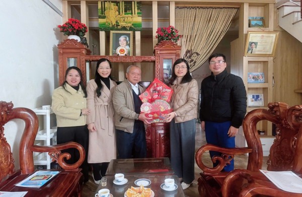 Phó Trưởng Ban Tuyên giáo và Dân vận Tỉnh uỷ Triệu Thị Thu Trang thăm và chúc Tết Nguyên đán Bính Ngọ 2026 các đồng chí nguyên Lãnh đạo Ban