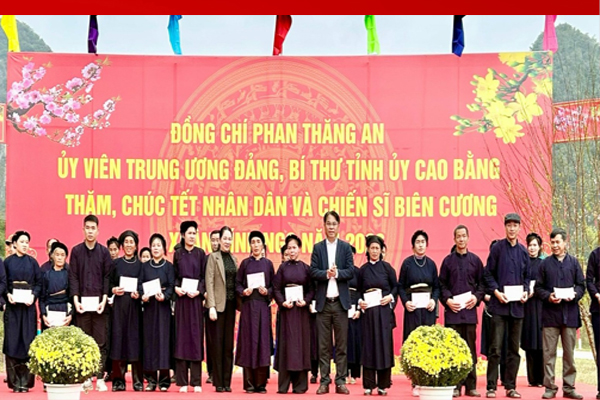 Bí thư Tỉnh ủy Phan Thăng An thăm, chúc Tết nhân dân xóm biên giới Bản Khoòng, xã Lý Quốc