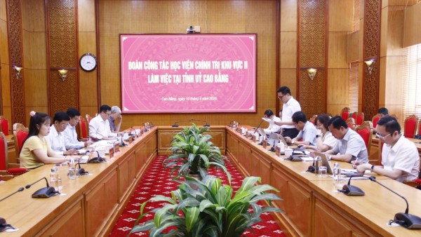 Đoàn công tác Học viện chính trị khu vực II làm việc với tỉnh Cao Bằng