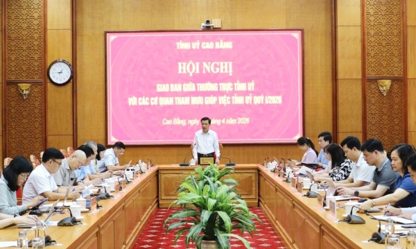 Giao ban giữa Thường trực Tỉnh ủy với các cơ quan tham mưu giúp việc quý I/2026