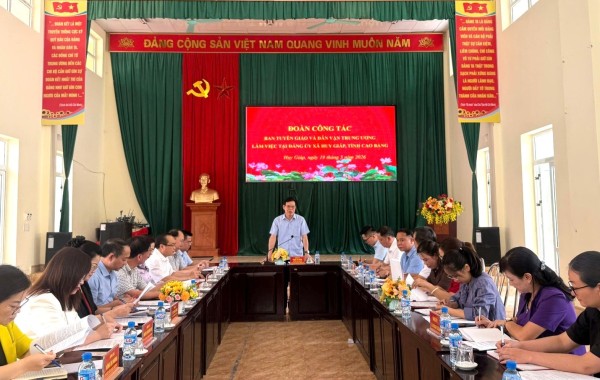 Đoàn khảo sát Ban Tuyên giáo và Dân vận Trung ương làm việc tại xã Huy Giáp