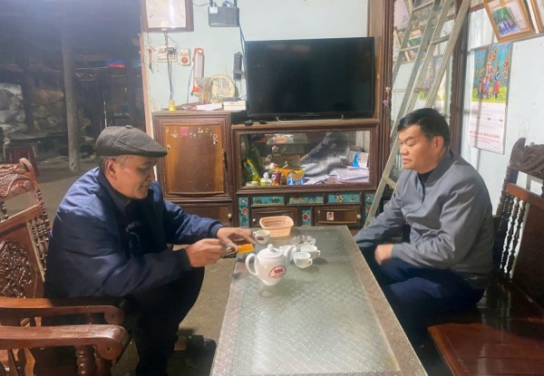 Người có uy tín - “cầu nối” đưa nghị quyết của Đảng vào cuộc sống