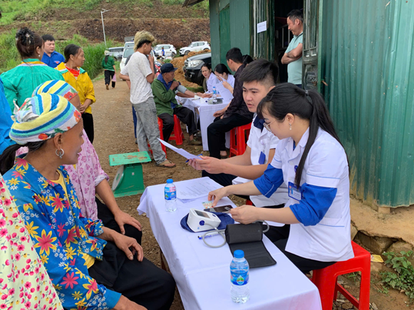 Ấm áp ngày hội khám bệnh miễn phí tại xã biên giới Xuân Trường