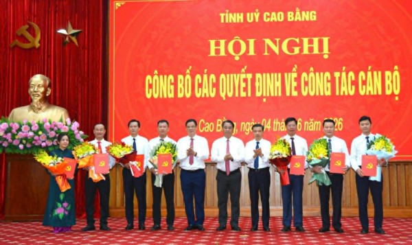 Tỉnh ủy công bố các quyết định về công tác cán bộ