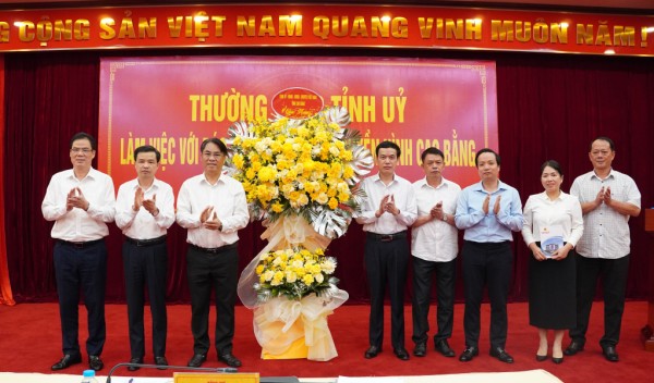 Thường trực Tỉnh ủy làm việc với Báo và Phát thanh, Truyền hình Cao Bằng