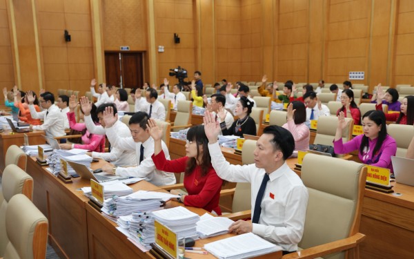 Bế mạc Kỳ họp thứ 4 HĐND tỉnh khóa XVIII: Thông qua 25 nghị quyết quan trọng