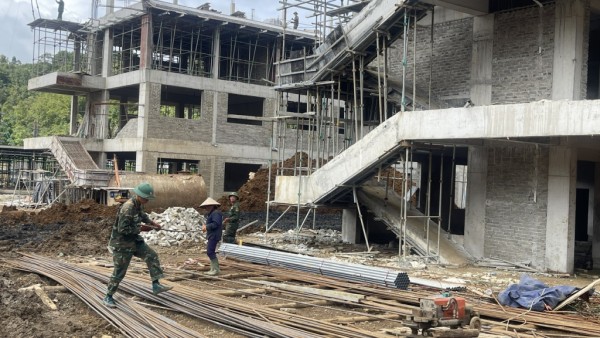Bảo đảm hoàn thành, bàn giao đồng bộ 11 trường phổ thông dân tộc nội trú liên cấp trước ngày 30/8