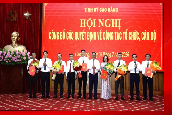 Tỉnh ủy công bố các quyết định về công tác cán bộ