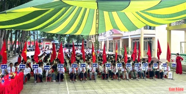 Ổn định trường, lớp sau sắp xếp, giữ nhịp dạy và học