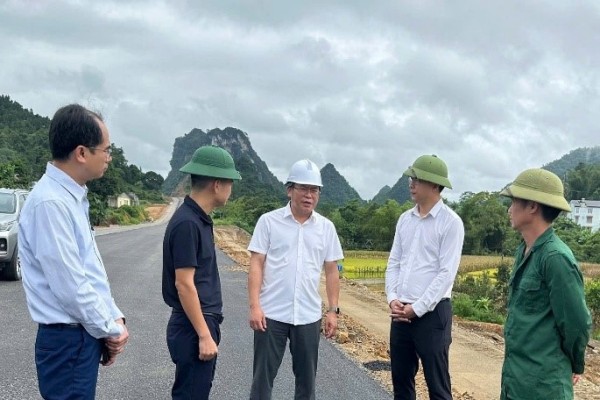 Đảng bộ xã Đông Khê phát huy truyền thống cách mạng, đoàn kết xây dựng quê hương giàu đẹp, văn minh, nghĩa tình