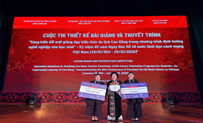 Cô giáo Vi Thị Chinh - Tấm gương sáng  luôn tận tụy với sự nghiệp trồng người