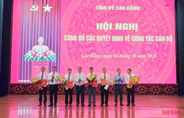Tỉnh ủy công bố các quyết định về công tác cán bộ