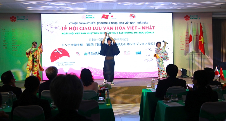 Lễ hội giao lưu văn hóa Việt – Nhật và Ngày hội việc làm Nhật Bản 2023 cũng là chương trình thường niên lần thứ 8 được tổ chức bởi Đại học Đông Á